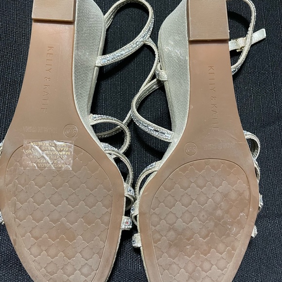 Kelly and Katie gold opened toe, wedged sandals. Size 8 1/2 women’s. - Picture 5 of 7